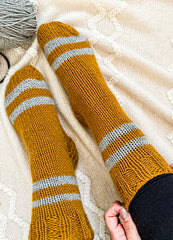 Cross sell: Cozy Home Socks Free Pattern x @julieannknitter