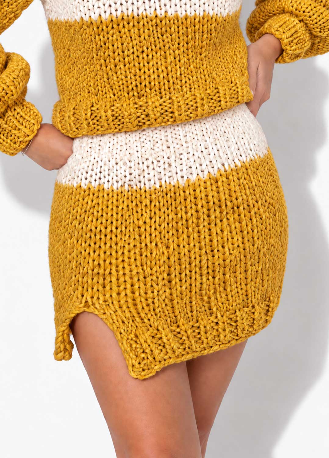 The Rainbow Skirt Kit x @paula.on.knits - Yummy Yarn Version
